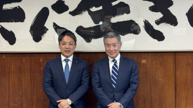 Kuni-Bizを設置している国立市の市長はじめ市役所のみなさんに取り組みを共有しました