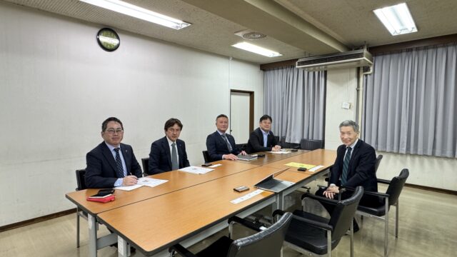 長年地元の不動産屋さんとしてご活躍中、東京都宅地建物取引業協会のみなさんと意見交換
